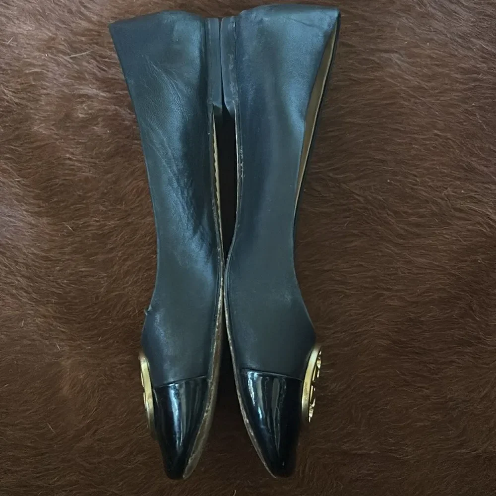 Tory Burch Chelsea Cap-Toe Leather Ballet Flat in Blackk
